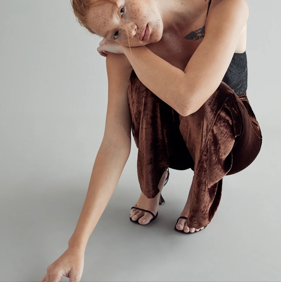 Reformation Wes Velvet Pant - Picture 4 of 6